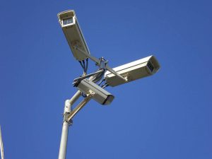 Surveillance (Crédits Paweł Zdziarski, licence CC-BY 2.5)